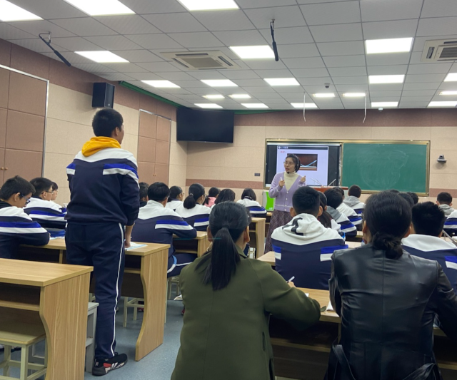 学生认真完成作业和展开五光十色的科普体育艺术阅览兴趣 学生认真完成作业和展开五光十色的科普体育艺术阅览兴趣